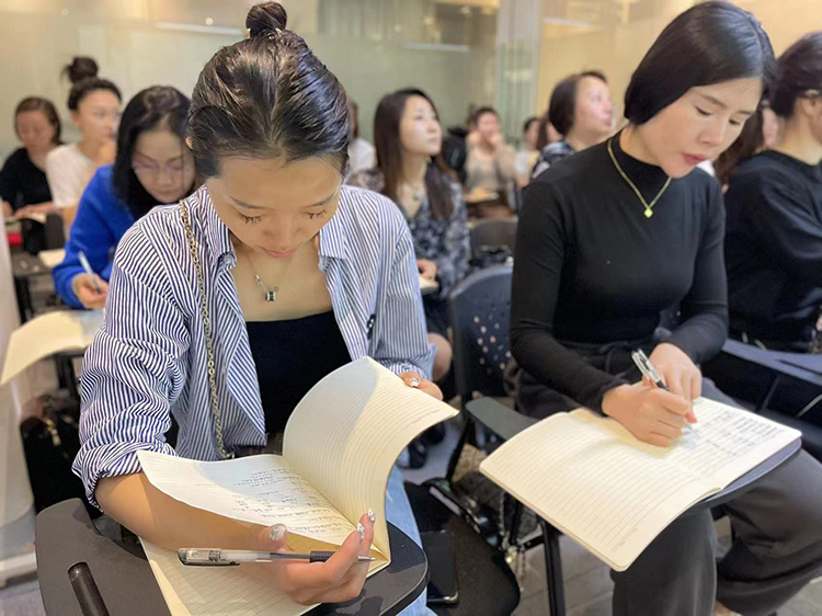 重慶微整培訓(xùn)在線咨詢學(xué)習(xí)學(xué)校 開啟您的專業(yè)蛻變之路